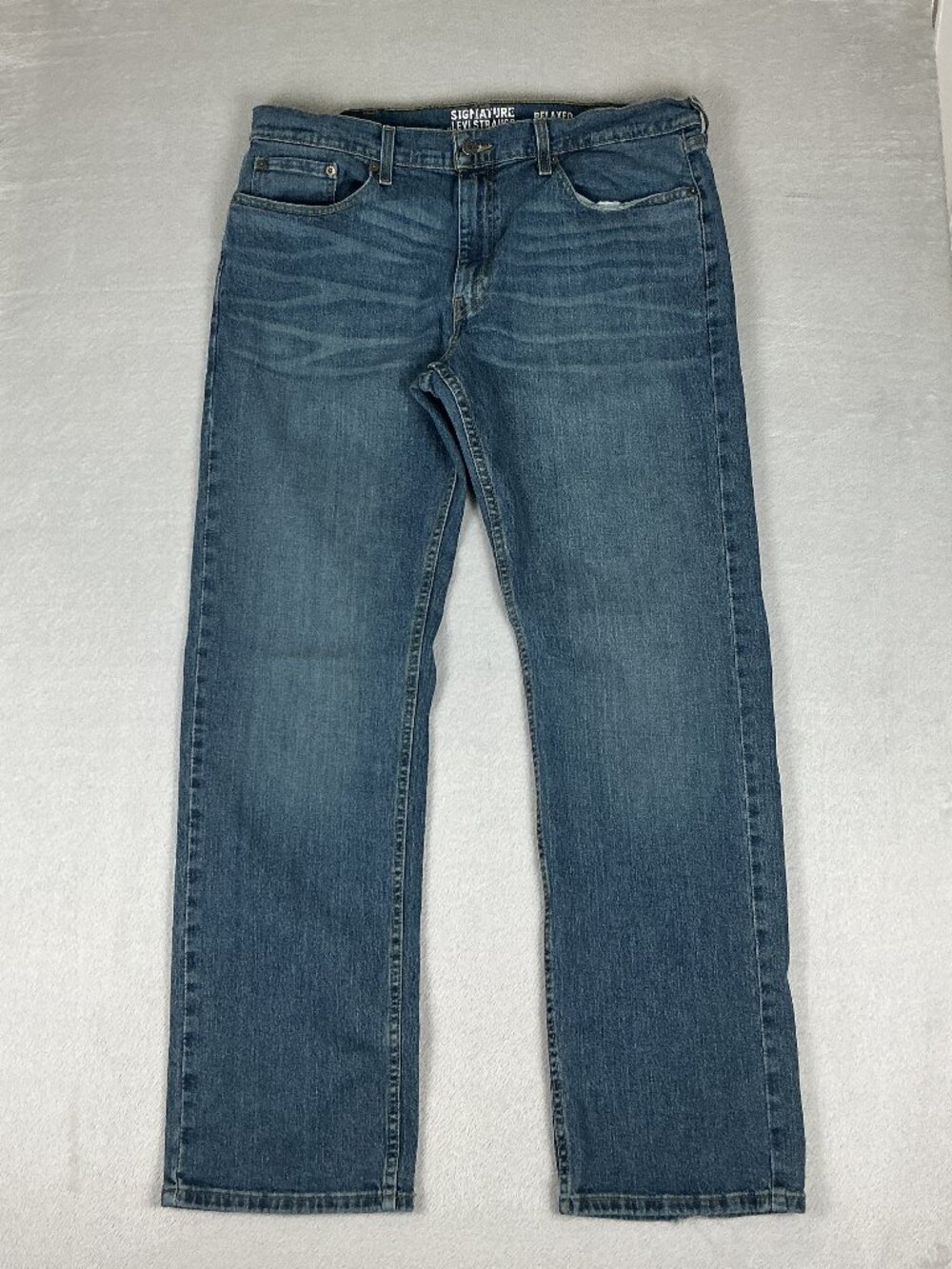 Signature by Levi Strauss & Co. Men's Relaxed Fit Straight Blue Denim Jeans.